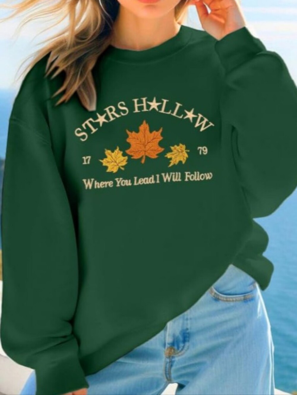 Gilmore Girls Stars Hollow Green Embroidered Graphic Sweatshirt Size Medium NWOT - Picture 2 of 9